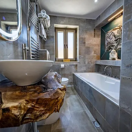 Vangelis Apartament