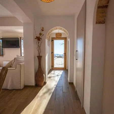Vangelis Apartment *